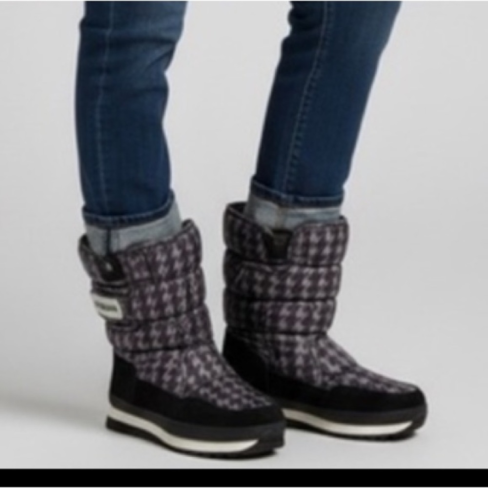 Sakura Women’s active Moon Storm ready Snow boots size 8